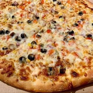 16" BBQ Chicken Pizza