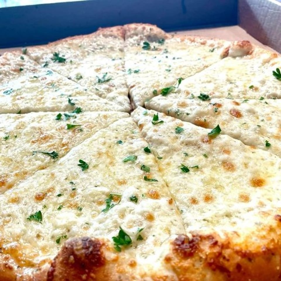 16" Blanco Quatro Fromagi Pizza.
