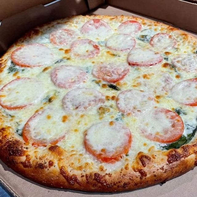 12" Marguerite Pizza.